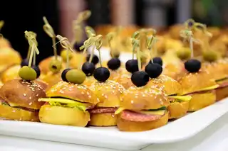 Finger food premium